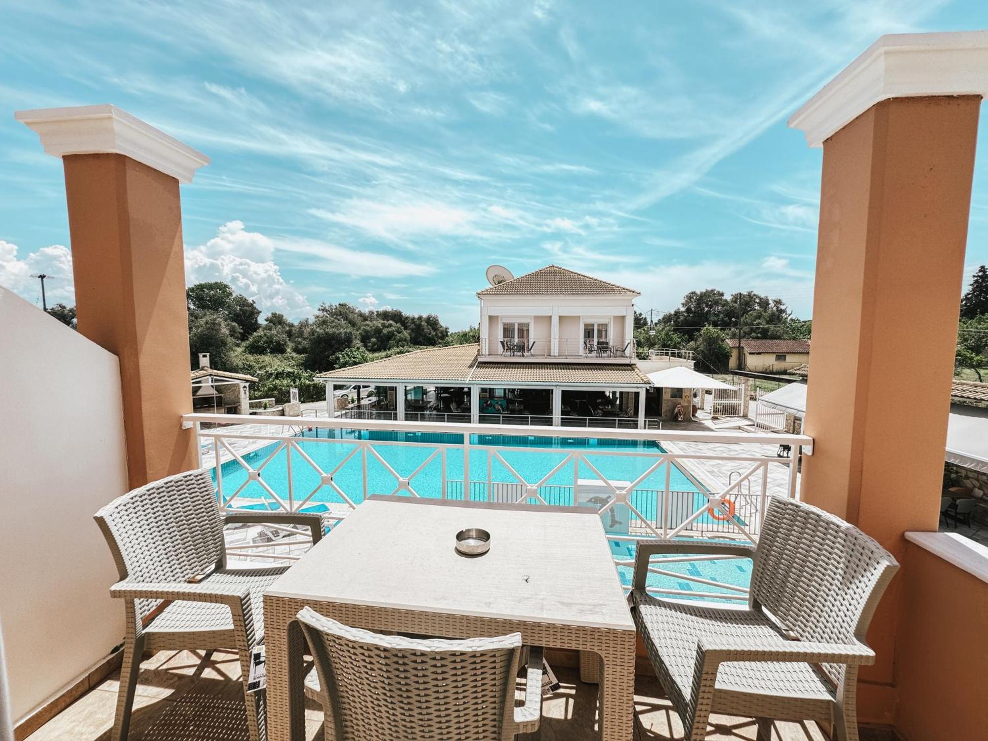 Kavos Plaza Hotel Kávos Exterior foto